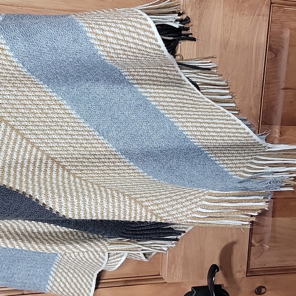 Serape Style Poncho - Picture 7 of 14